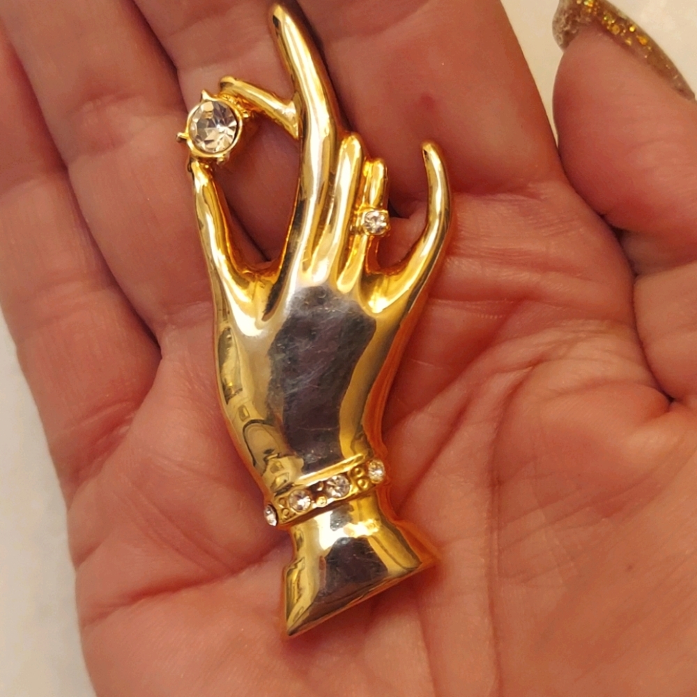 SALE Goldtone hand brooch.